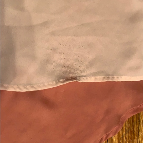 Medium Sleeveless Blouse - Picture 2 of 3